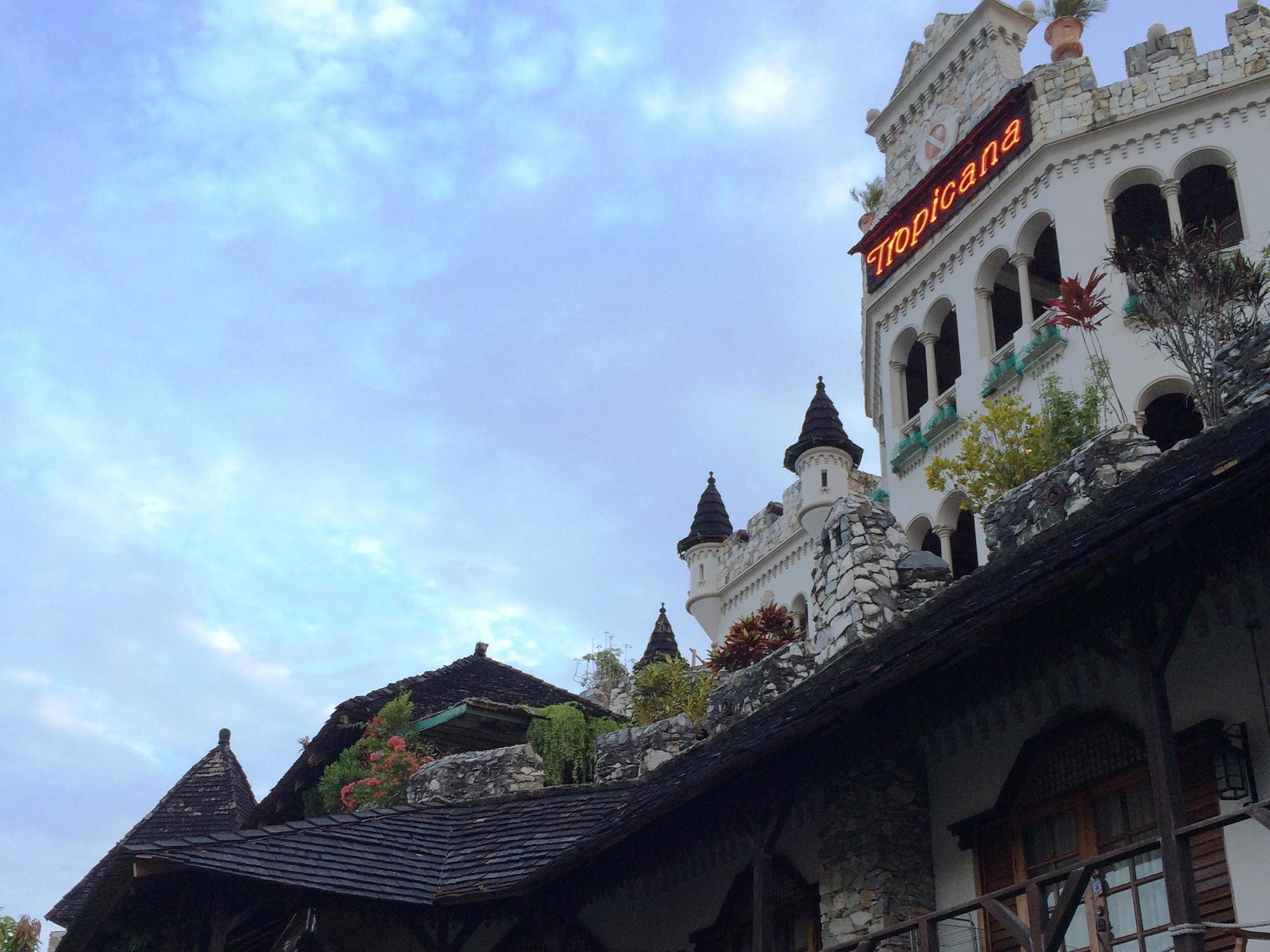 Tropicana Castle Dive Resort Powered By Cocotel Пуерто Галера Екстериор снимка