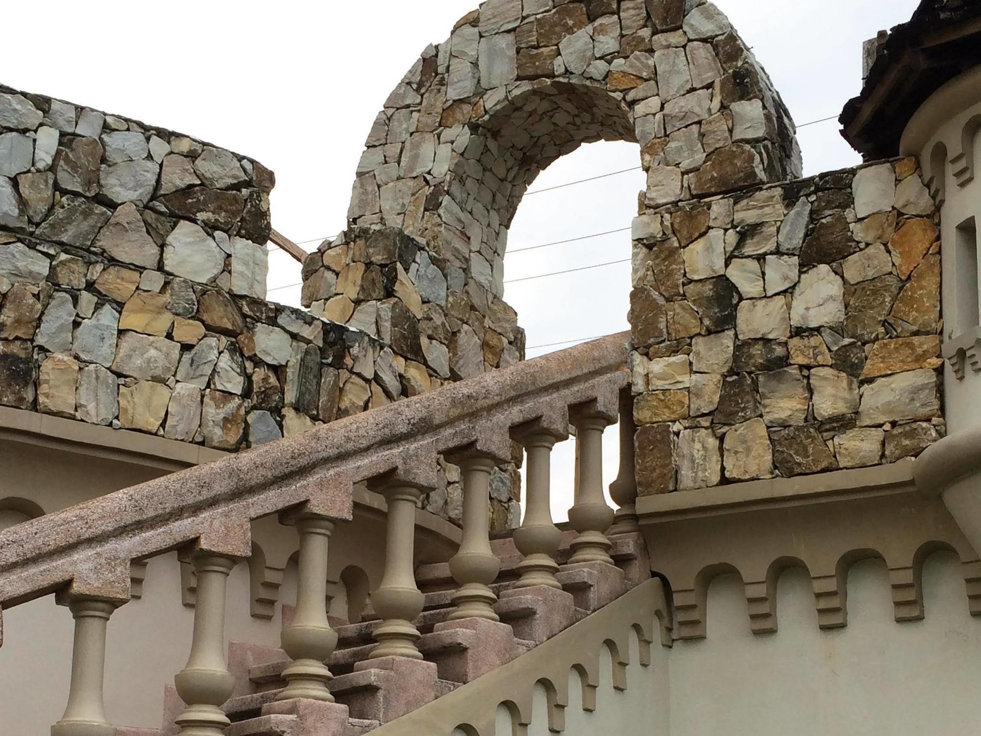 Tropicana Castle Dive Resort Powered By Cocotel Пуерто Галера Екстериор снимка